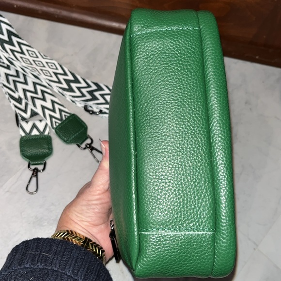 Boutique Leather Camera bag Crossbody bag Hunter Green/Gunmetal HW 2 straps NWOT - Picture 7 of 12